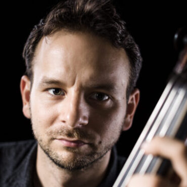 Skupiona twarz mężczyzny