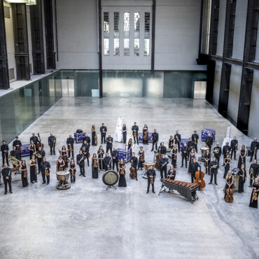 orkiestra BBC w holu